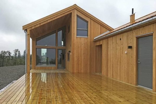 timber-frame-wooden-houses-building-bespoke-designproductioneco-houses-offsite-construction-Liskandas-Elvegen-1.jpg